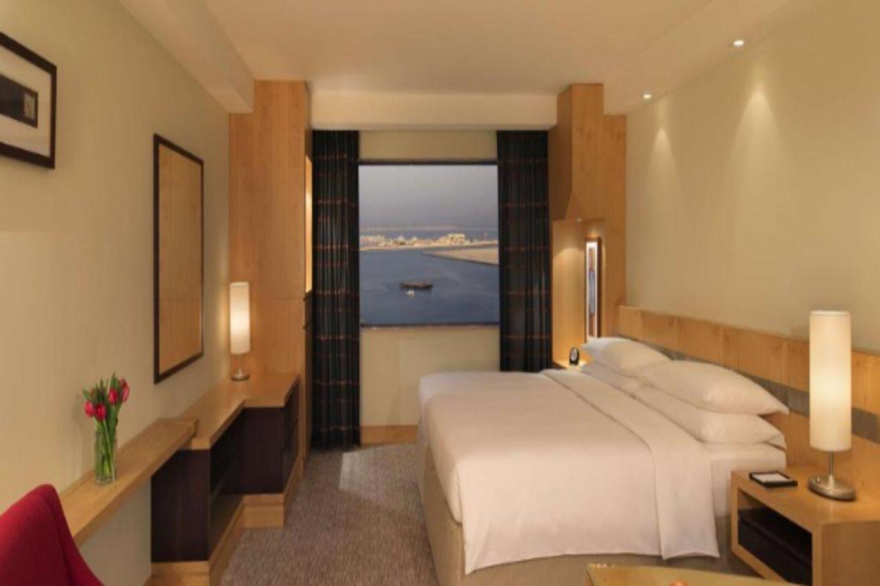 होटल Hyatt Regency - Corniche 5*