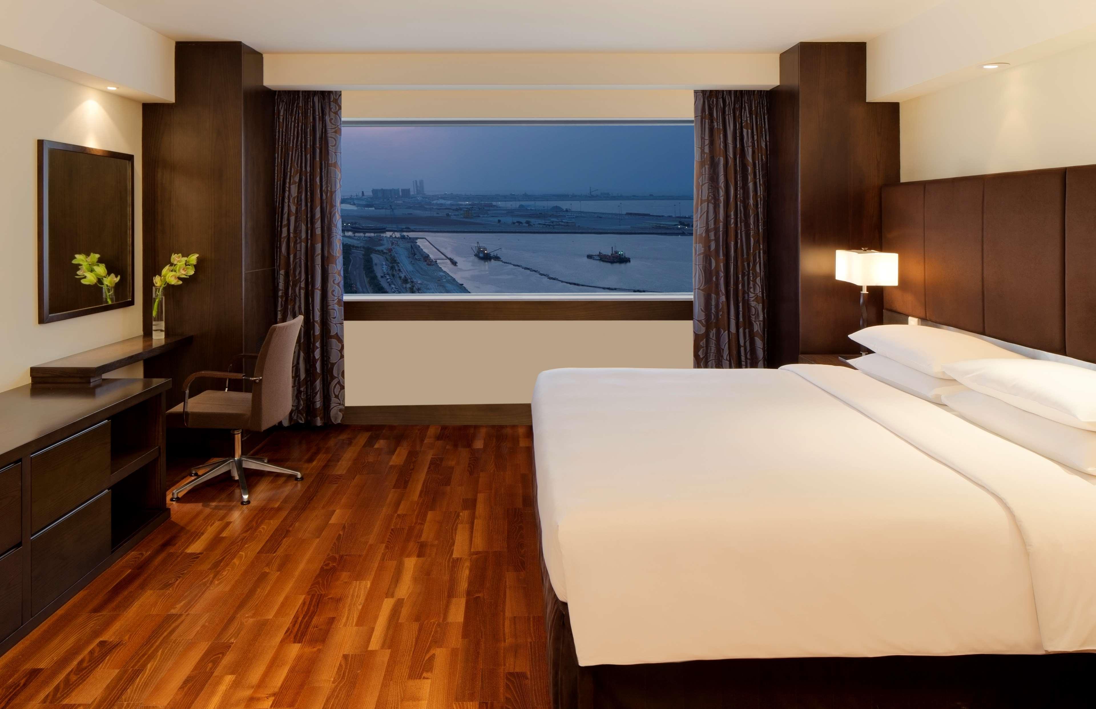 حياة ريجنسي - الكورنيش 5* دبي