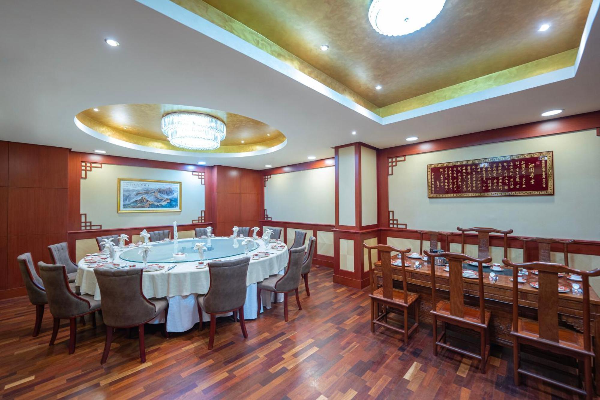 होटल Hyatt Regency - Corniche 5*